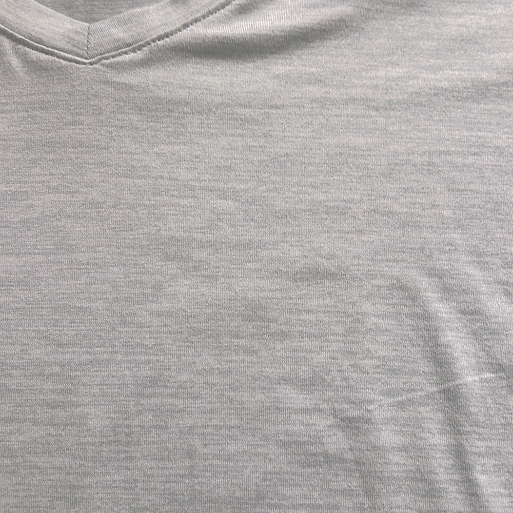 Active V-Neck - Picture 2 of 2